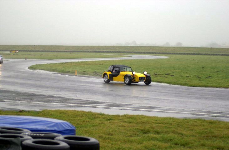 yellow_caterham_2.jpg