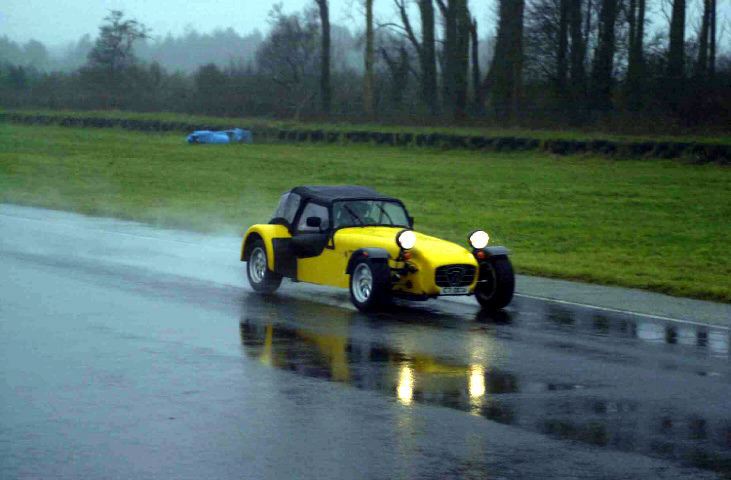 yellow_caterham_3.jpg